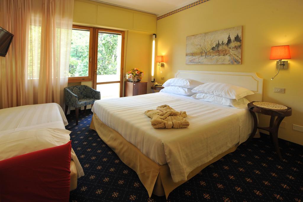 Hotel Ferrari Salsomaggiore Terme Exteriör bild