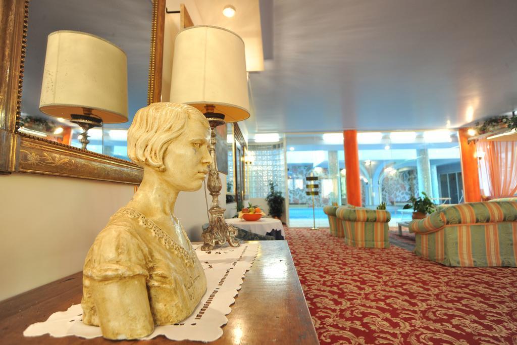 Hotel Ferrari Salsomaggiore Terme Exteriör bild