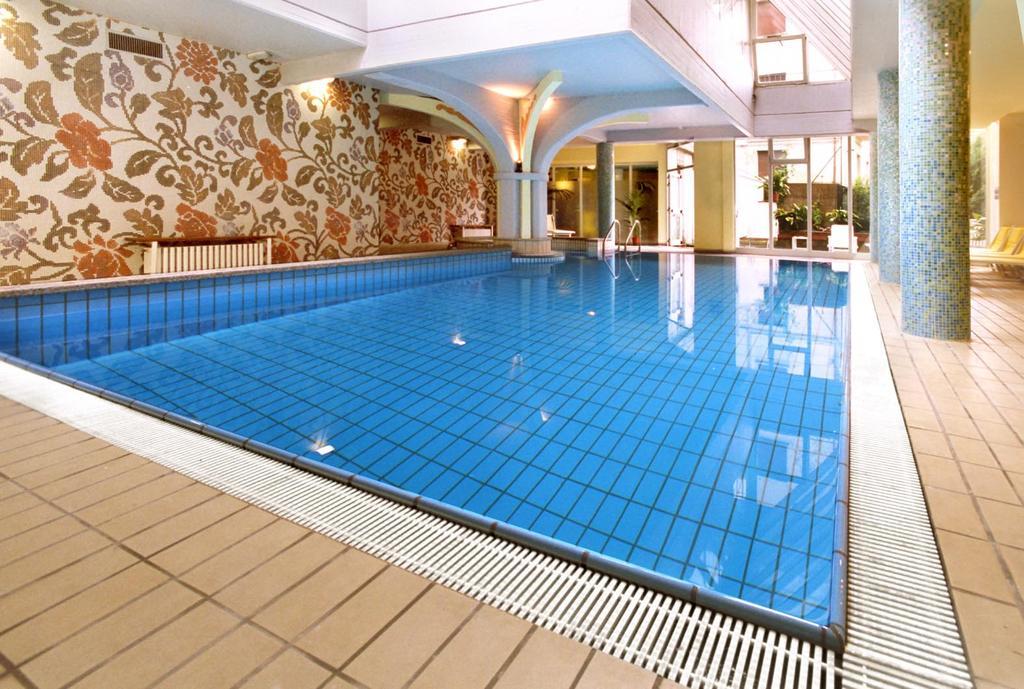 Hotel Ferrari Salsomaggiore Terme Exteriör bild