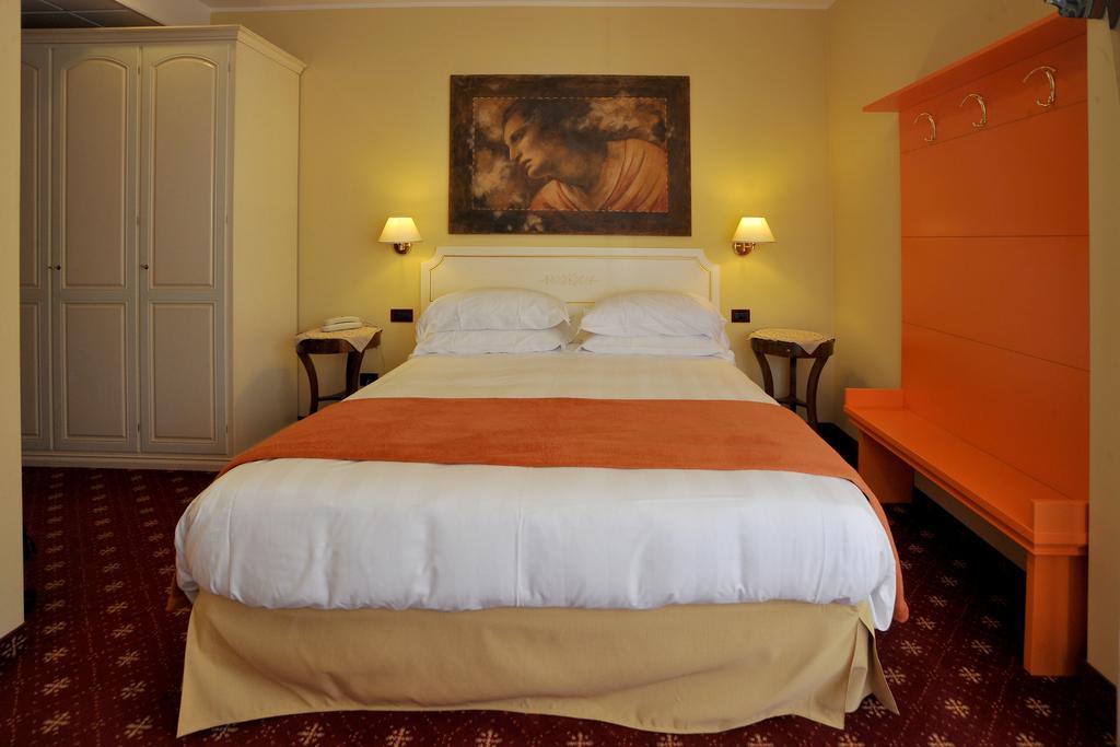 Hotel Ferrari Salsomaggiore Terme Exteriör bild
