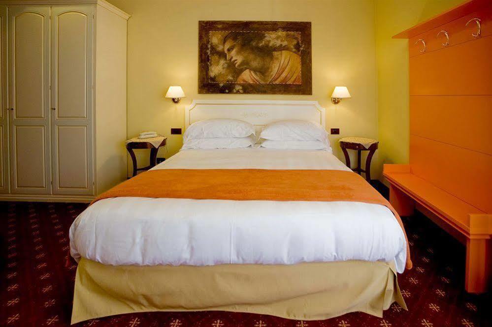 Hotel Ferrari Salsomaggiore Terme Exteriör bild
