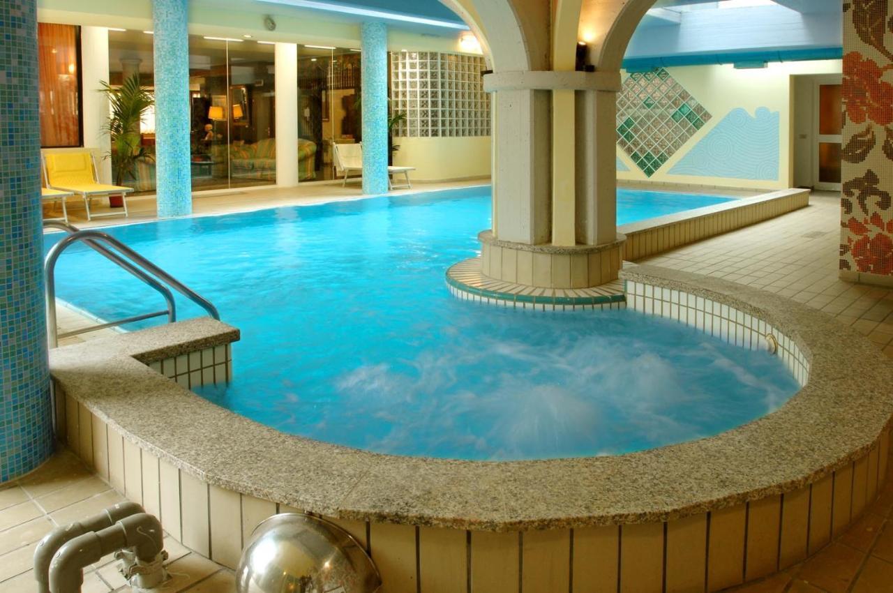 Hotel Ferrari Salsomaggiore Terme Exteriör bild